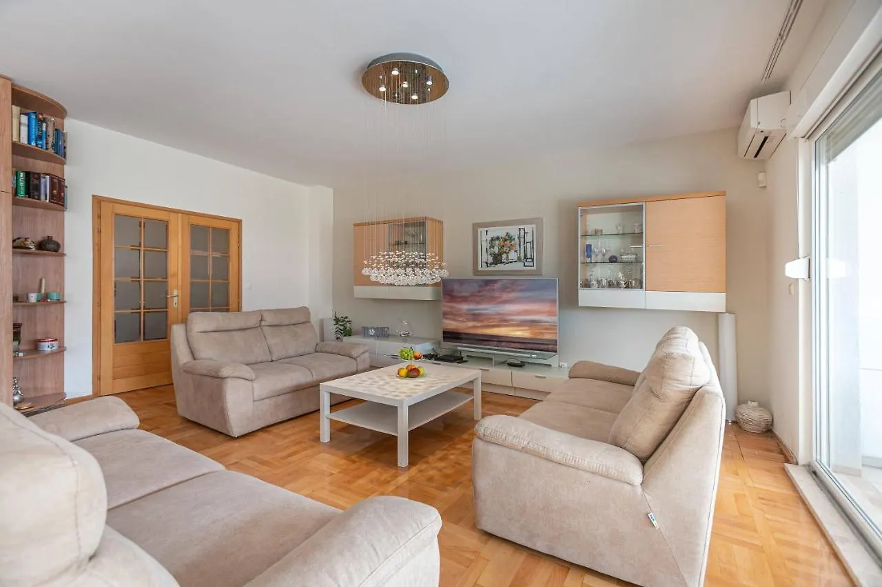 Apartment Relax Whit Big Terrace 170M2 Near The Beach سبليت 0*,