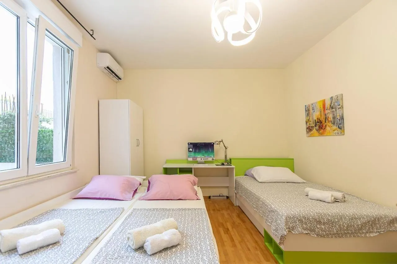 Apartment Relax Whit Big Terrace 170M2 Near The Beach Split Croatia