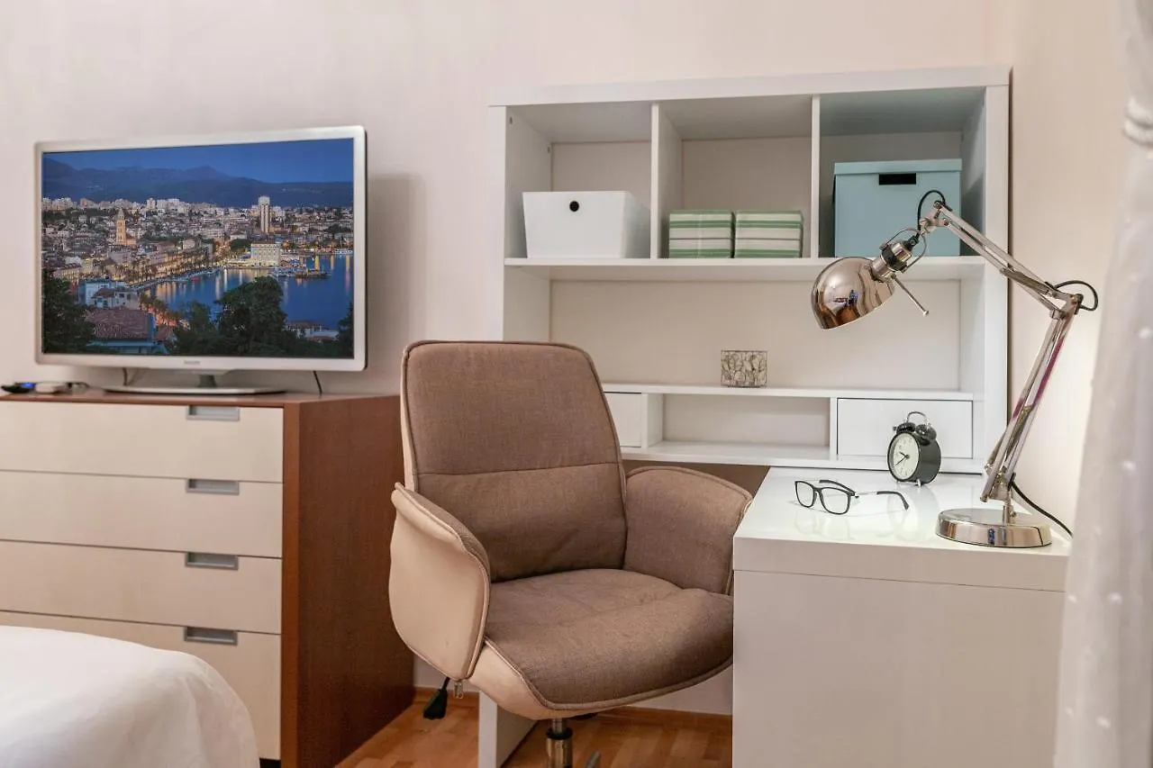 Apartment Relax Whit Big Terrace 170M2 Near The Beach Split